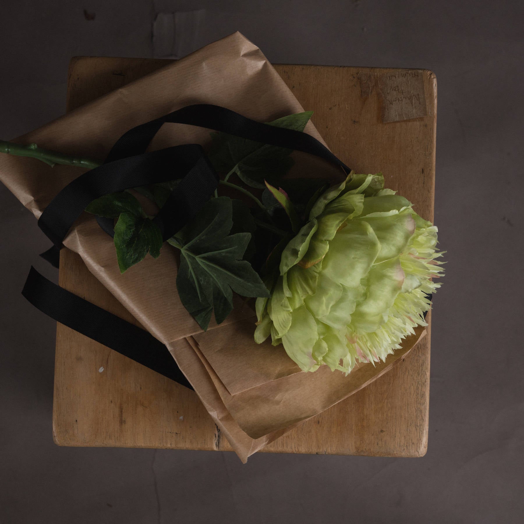Green Peony 43 cm