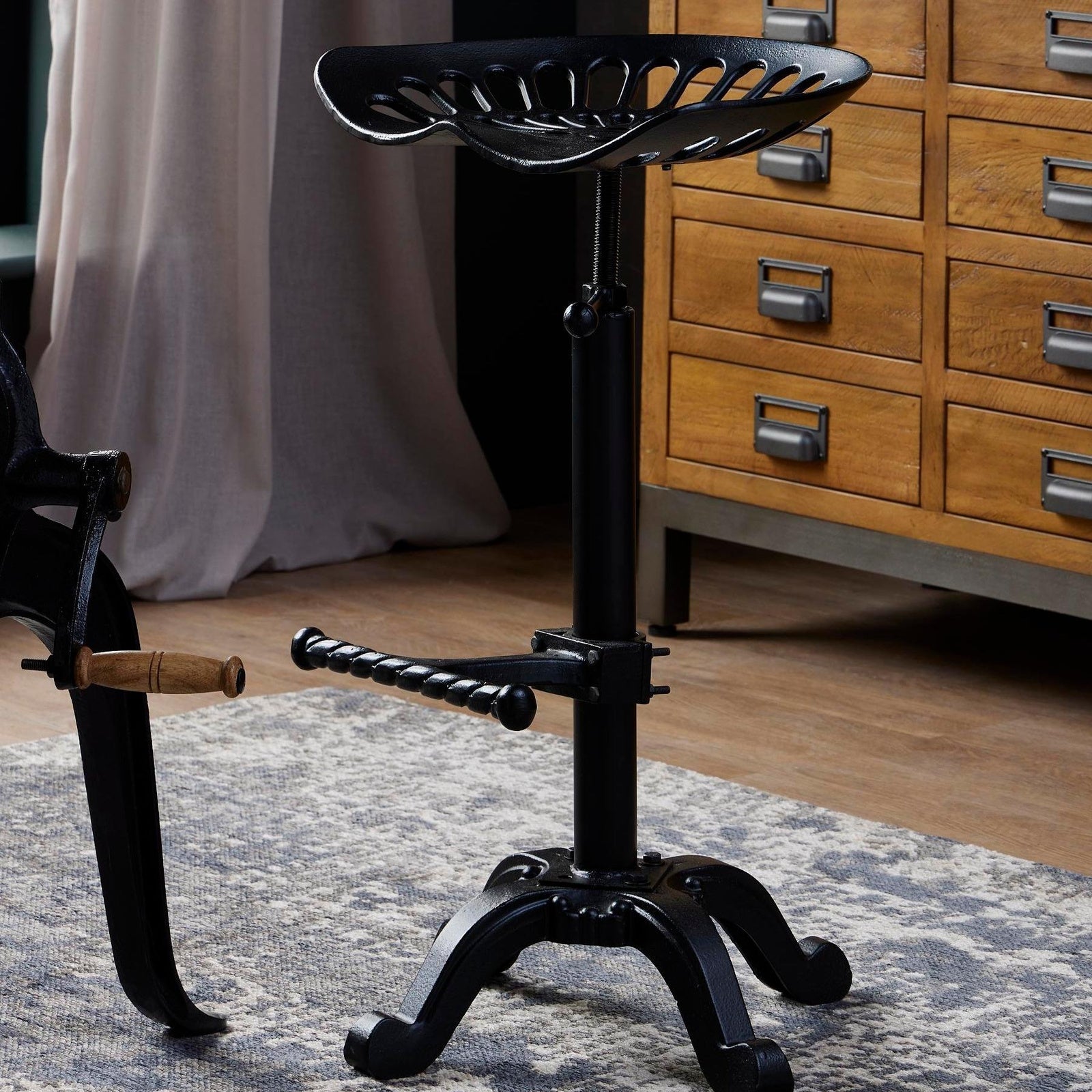 Adjustable Tractor Seat 86 cm
