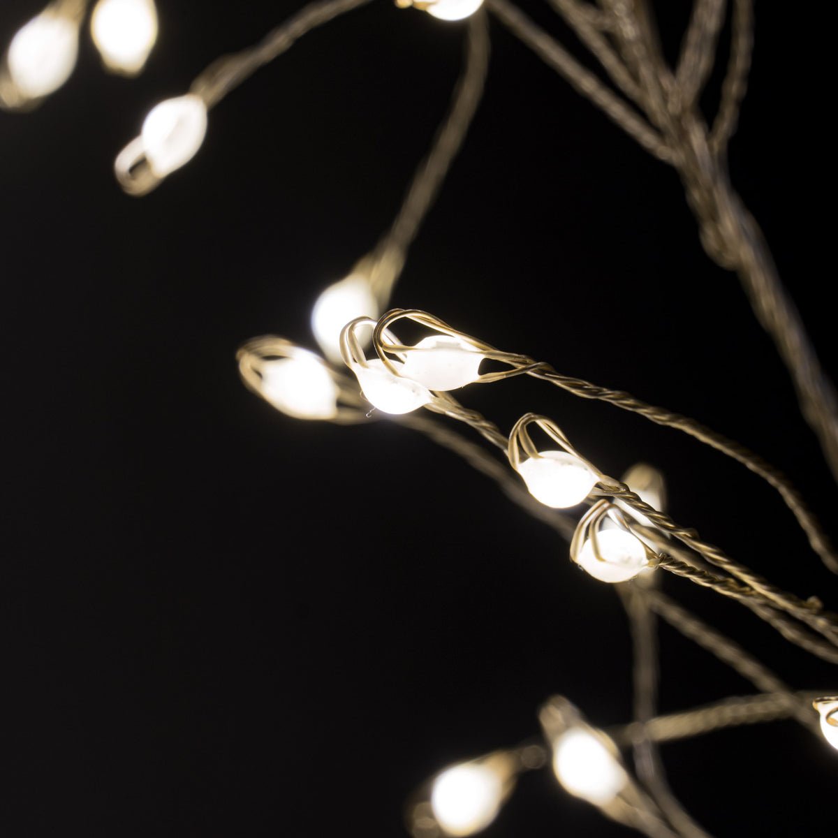 2.75M\9Ft Plug-In Led 8 Sequence Warm White Cluster String