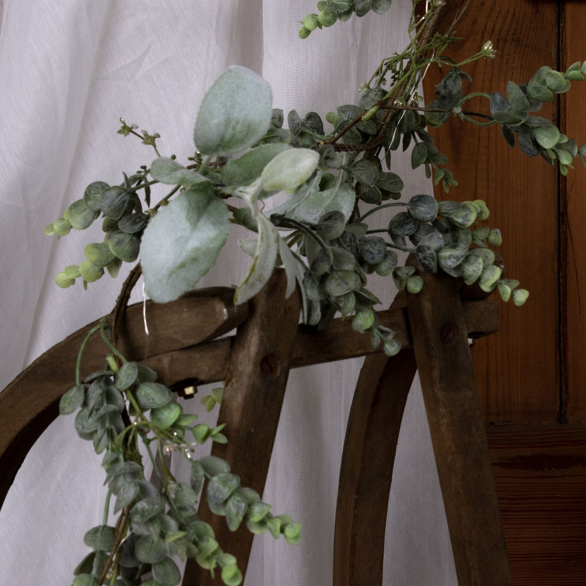Led Winter Garland With Eucalyptus And Lambs Ear 153 cm