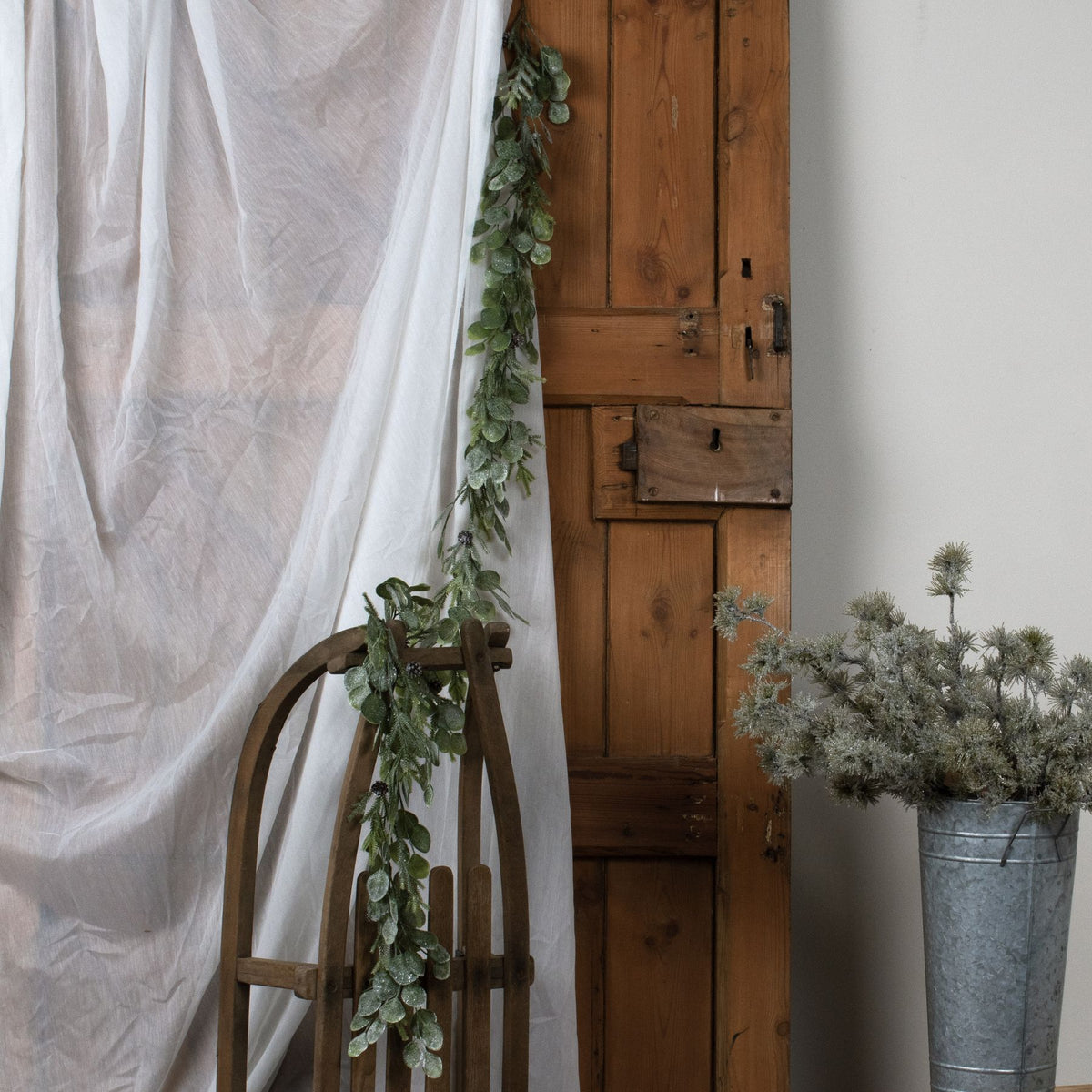 Frosted Pine And Eucalyptus Garland 180 cm