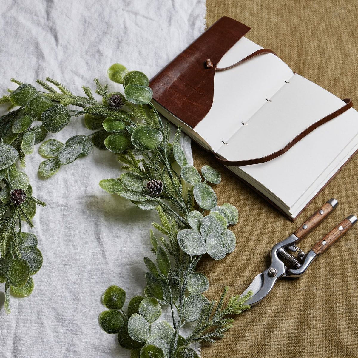 Frosted Pine And Eucalyptus Garland 180 cm