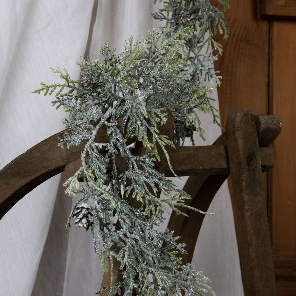 Frosted Pine Garland With Pinecones 180 cm