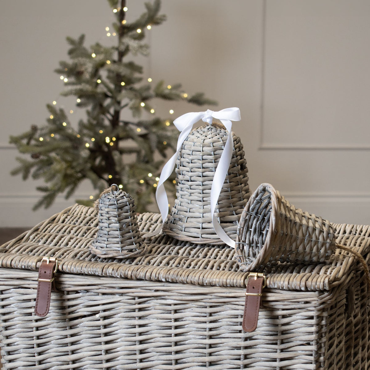 The Noel Collection Large Wicker Bell Decoration 15 cm